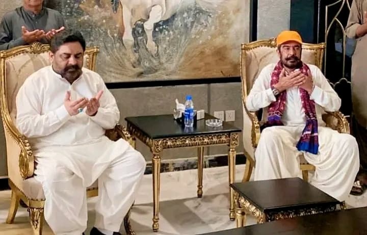 Pir Pagara’s son Syed Muhammad Rashid Shah offers condolences on the demise of Wadero Noorul Junejo