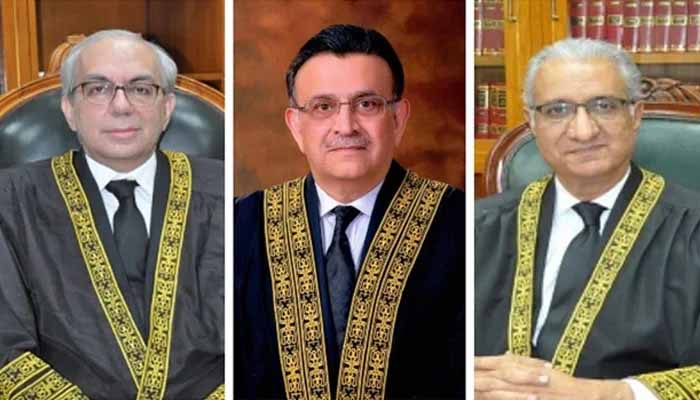 آڈیولیک کمیشن کیس: حکومت نے چیف جسٹس سمیت بینچ کے 3 ممبران پر اعتراض عائدکردیا