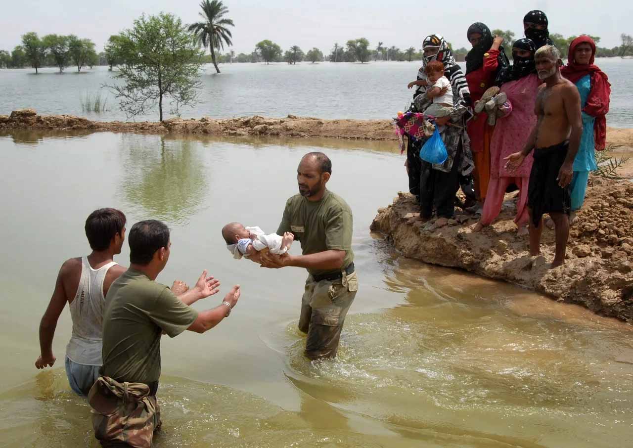 سیلاب اور بارش کے متاثرین کے لیے رقم امداد ايزی کرنے کا معاہدہ