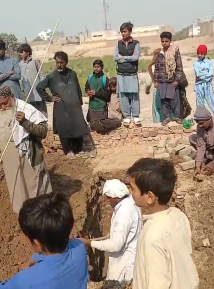 نوشهروفيروز ويجهو بي حسي جي انتها، پيرسن جو لاش دفنائڻ تان جهيڙو