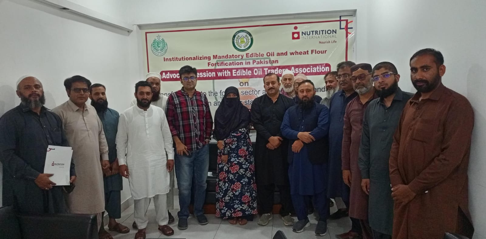 نیوٹریشن انٹرنیشنل اور سندھ فوڈ اتھارٹی نے غیر رسمی تیل کے تاجروں کو رسمی شعبے میں منتقلی اور غذائی معیارات کو اپنانے پر آمادہ کیا
