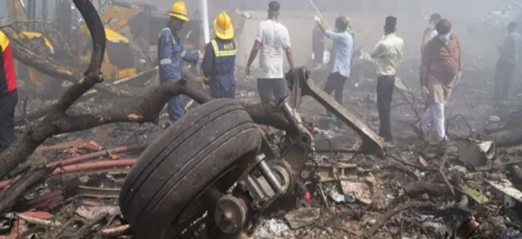 احمد آباد طیارہ حادثے میں معجزانہ طور پر بچنے والے مسافر کی تفصیلات سامنے آ گئیں