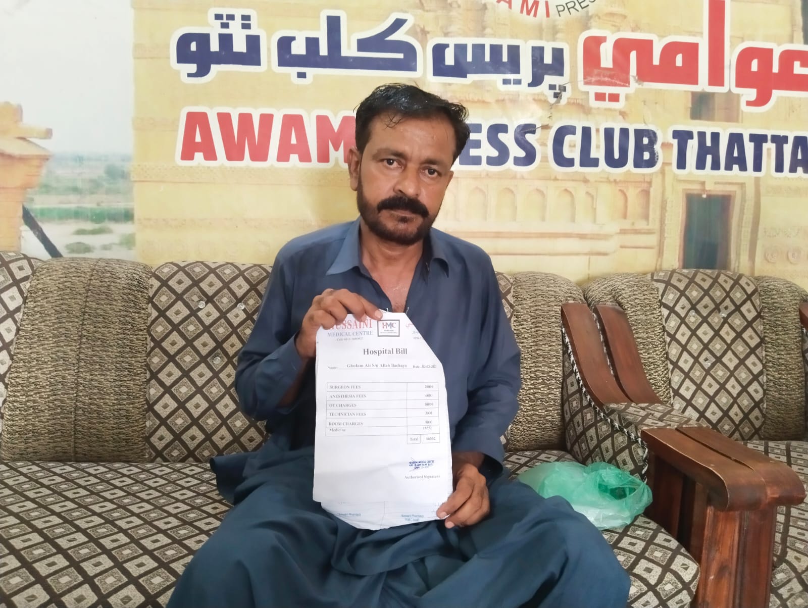مڪلي ۾ ڊاڪٽر جي مبينا غلط آپريشن سبب نينگر زندگي ۽ موت جي 2 واٽي تي بيٺل، والد جو احتجاج
