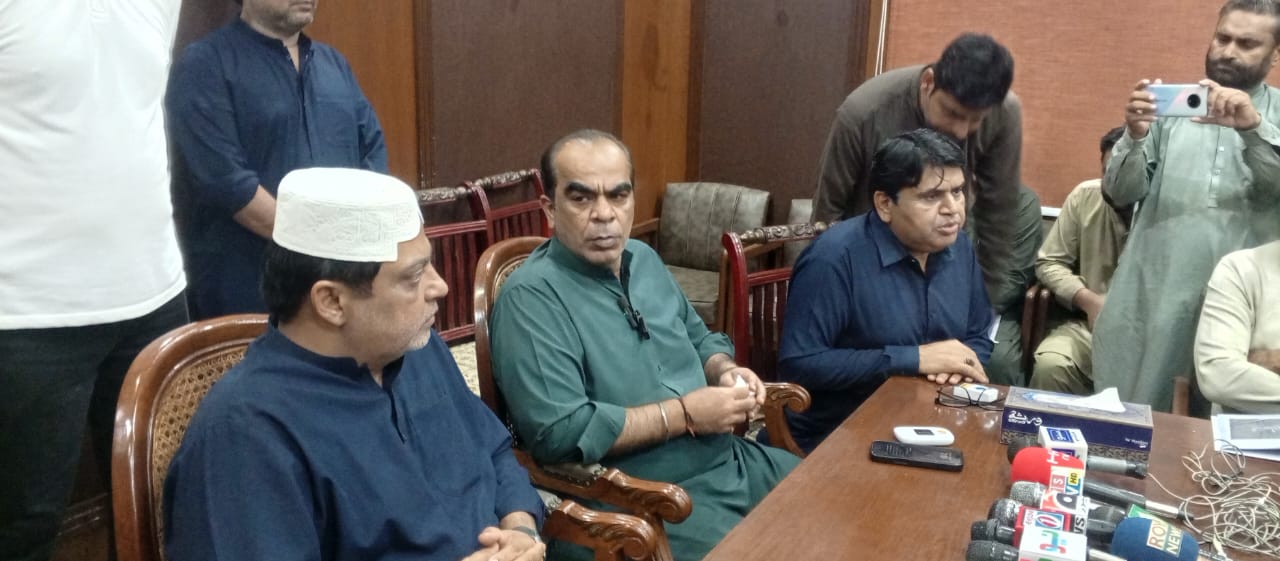 اسان گڏجي ٽوڙي بچاءُ بند ۽ ٻين حساس بندن جو دورو ڪيو آهي ۽ ان جي ڏينهن رات نگراني ڪئي پئي وڃي: مڪيش چاولا