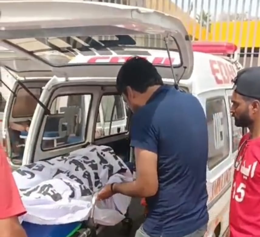 ملير ڪينٽ ٿاڻي جي حد ۾  ٻه معصوم ٻارڙا بيٺل پاڻي ۾ ٻڏي فوت، علائقي واسين جو احتجاج