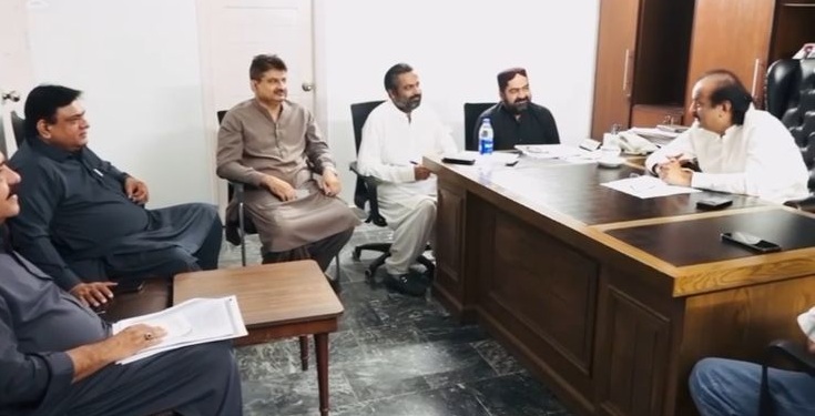 کراچی، سرکاری اشتہارات کی ادائیگیوں میں شفافیت کے لیے سیکریٹری اطلاعات سندھ ندیم الرحمان میمن کی زیر صدارت اہم اجلاس