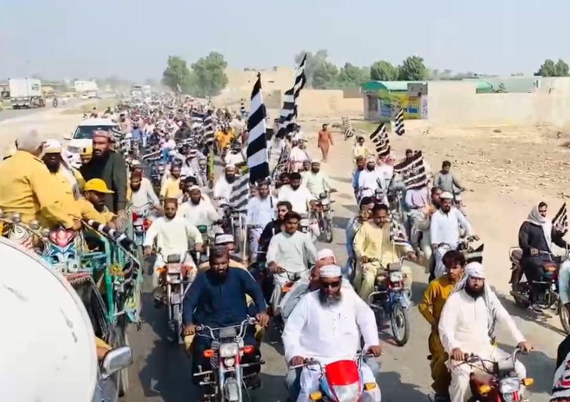 پنوعاقل سے سکھر تک جے یو آئی کی ریلی؛ بدامنی، مہنگائی اور کرپشن کے خلاف احتجاج