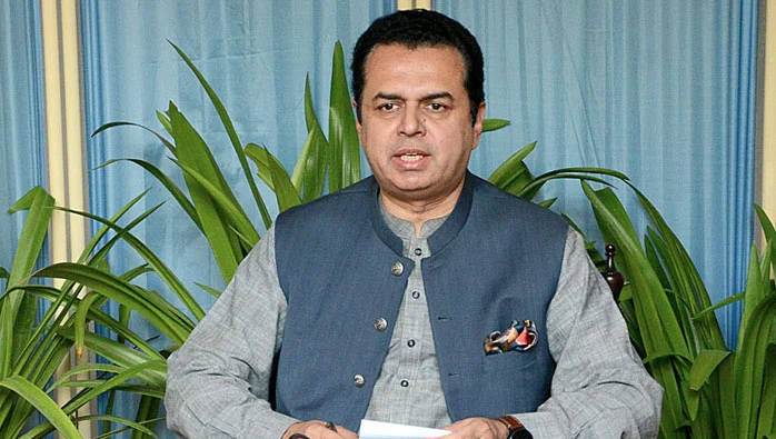 پیپلز پارٹی کی شمولیت کے بغیر آئینی ترمیم ممکن نہیں: طلال چوہدری