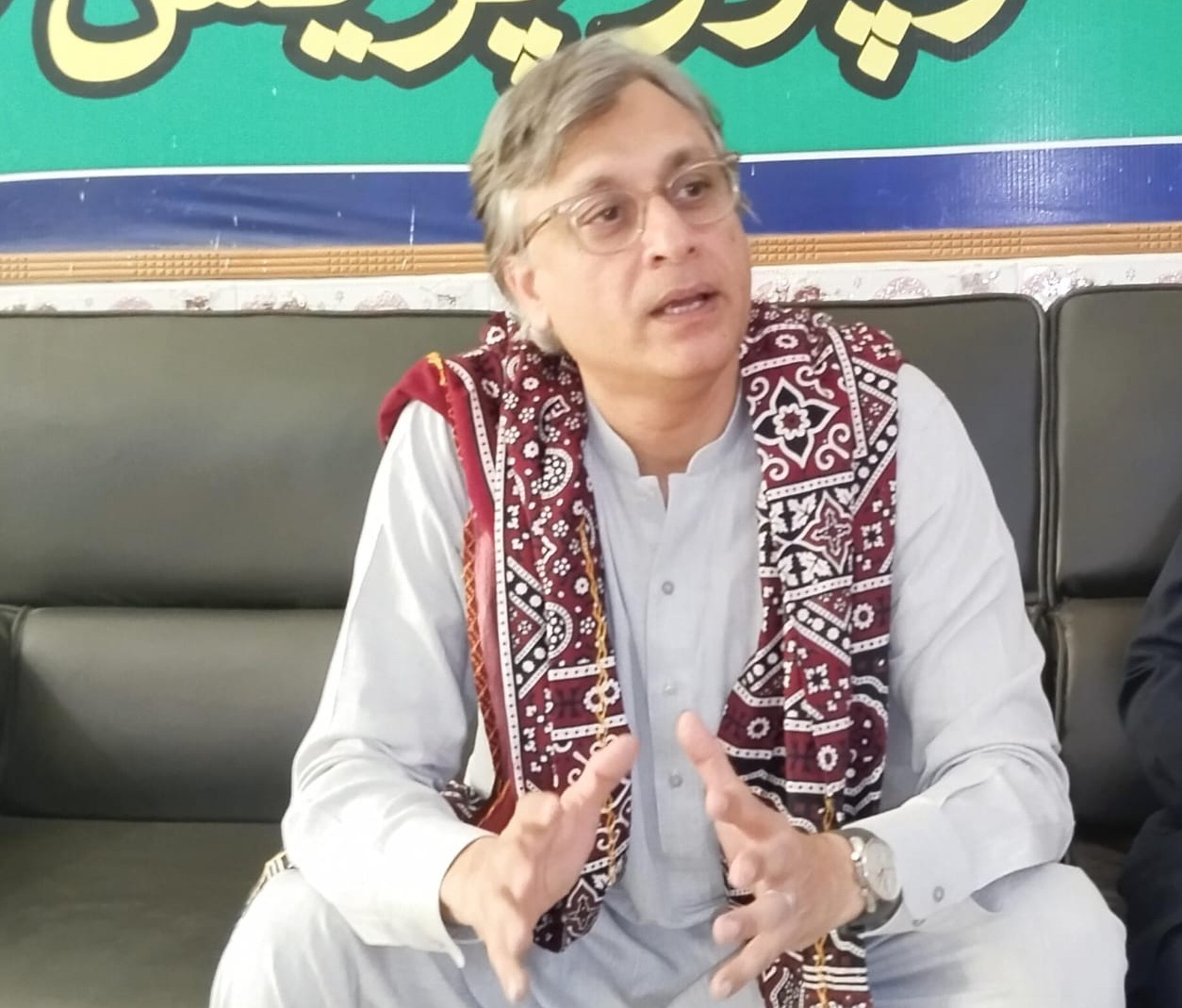 جيستائين 27هين ترميم جو مسودو واضح نه ٿئي، تيسين ڪجهه به نه ٿو چئي سگهجي: بيريسٽر عمر سومرو