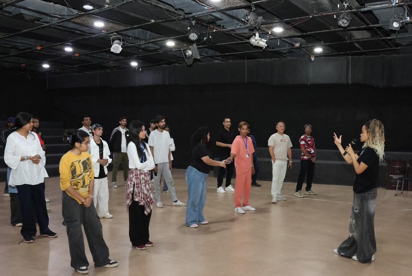 آرٽس ڪائونسل ڪراچي جي ميزباني هيٺ 39 ڏينهن وارِي عالمي ثقافتي ميلو 2025 جاري