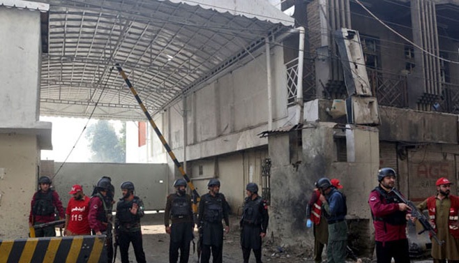 پشاور ایف سی ہیڈکوارٹر پر حملہ: خودکش بمبار گیٹ تک کیسے پہنچا؟ تفصیلات سامنے آگئیں