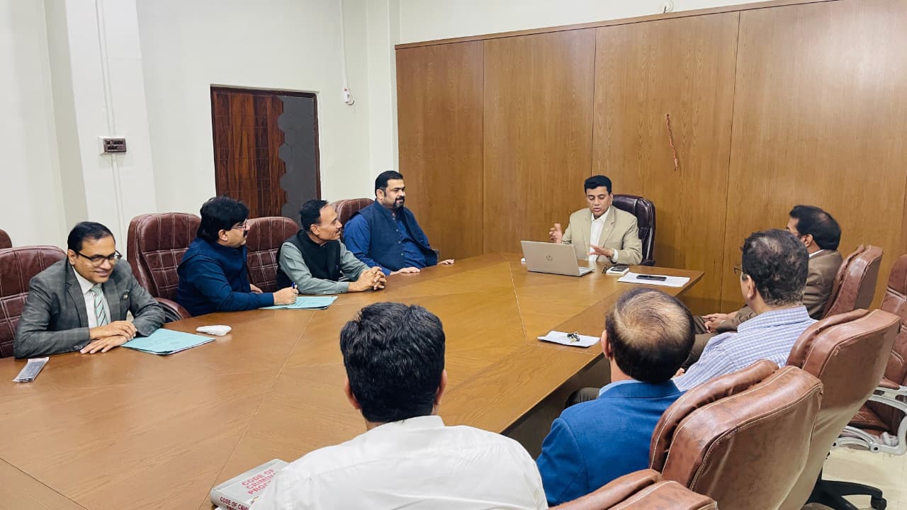 ليبر کاتي جي نئين ڊي جي نذير احمد سومرو جي ڪراچي حيدرآباد ۽ سکر سميت ٻين ريجن جي ريجنل ۽ جوائنٽ ڊائريڪٽرن سان تعارفي ملاقات