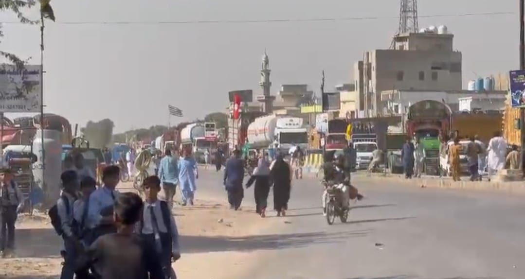 گهگهر جي کوسا ڳوٺ ۾ پاڻي بحران شدت اختيار ڪري ويو