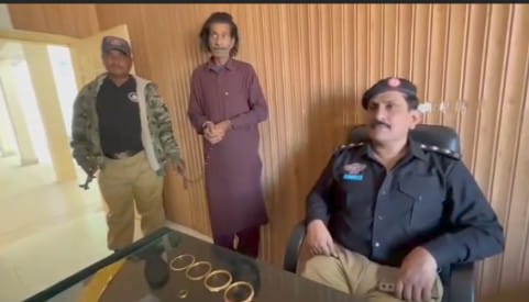 عمرڪوٽ پوليس پاران شهري جي گهر مان چوري ٿيل 10 مان 6 تولا سون هٿ ڪرڻ جي دعويٰ