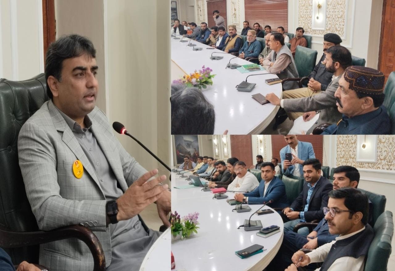 ڊپٽي ڪمشنر عمرڪوٽ نويد الرحمان لاڙڪ جي صدارت هيٺ پوليو مهم بابت اجلاس