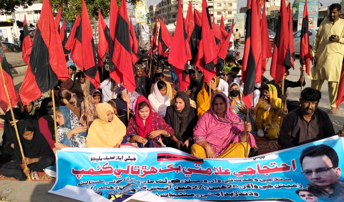 حيدرآباد۾ قومي عوامي تحريڪ ۽ سنڌياڻي تحريڪ جي ٽئين ڏينهن به بک هڙتال