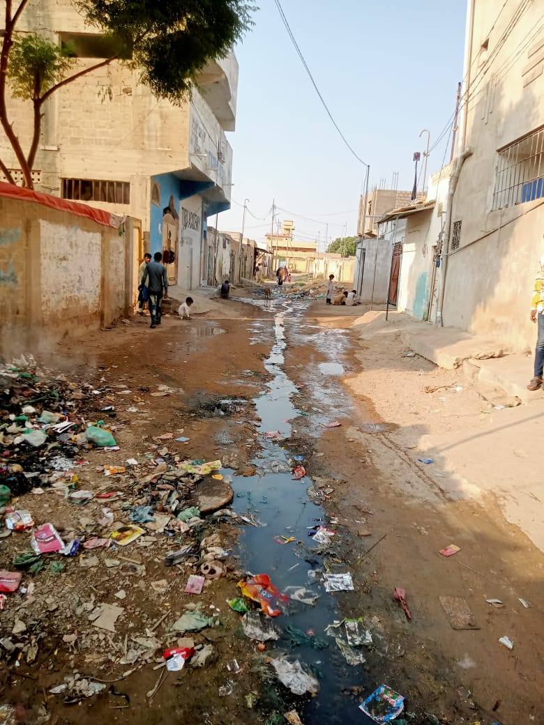 ابراهيم حيدري ٽائون آفيس ڀرسان رزاق آباد جو غريب آباد پارڙو مسئلن جي ور چڙهيل