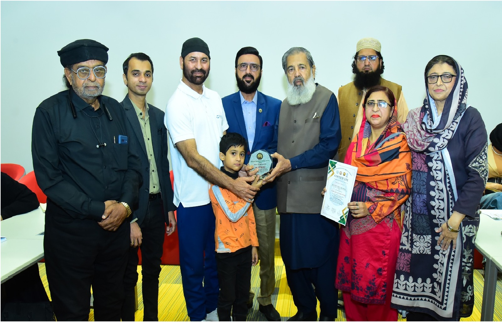 ایکوپریشر اور یوگا قدیم مشرقی طریقہ علاج ہیں جو انسان کے جسم، ذہن اور روح کے باہمی تعلق پر یقین رکھتے ہیں: حکیم مختار احمد برکاتی