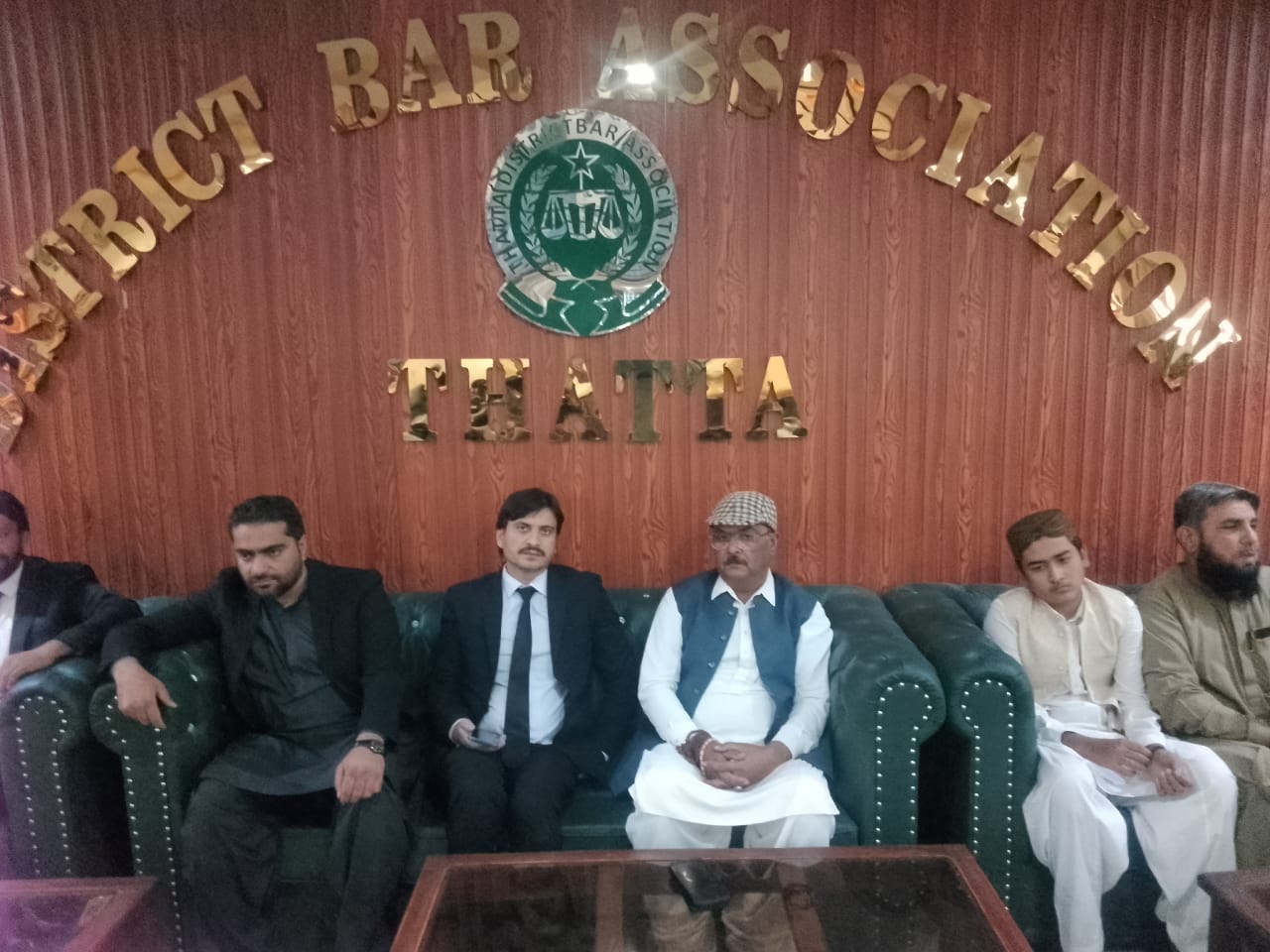 ٺٽي جي سياسي ۽ سماجي اڳواڻن پاران ڊسٽرڪٽ بار جي نون عهديدارن سان ملاقات