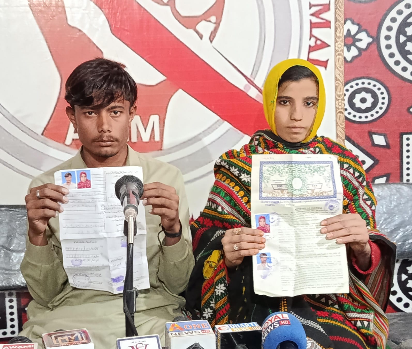 جھوڪ واسي پسند جو پرڻو ڪندڙ جوڙو دربدر، گھرن ۽ ملڪيت تي مبينا قبضو