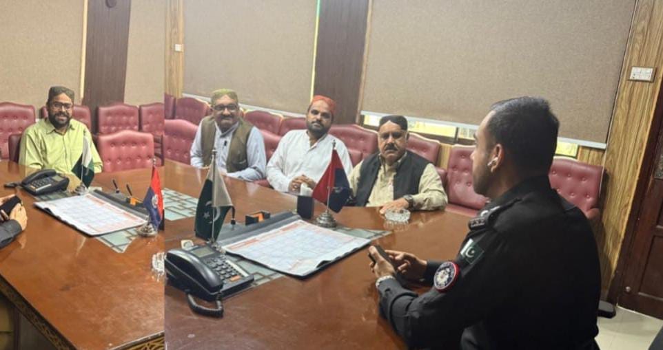 ملير ۾ وڌندڙ بدامني جي حوالي سان عوامي پريس ڪلب جي وفد جي ايس ايس پي سان ملاقات