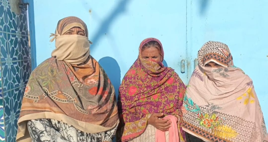 نوشهروفيروز ۾ ڳوٺ طالب سولنگي واسي عورتن جو احتجاج