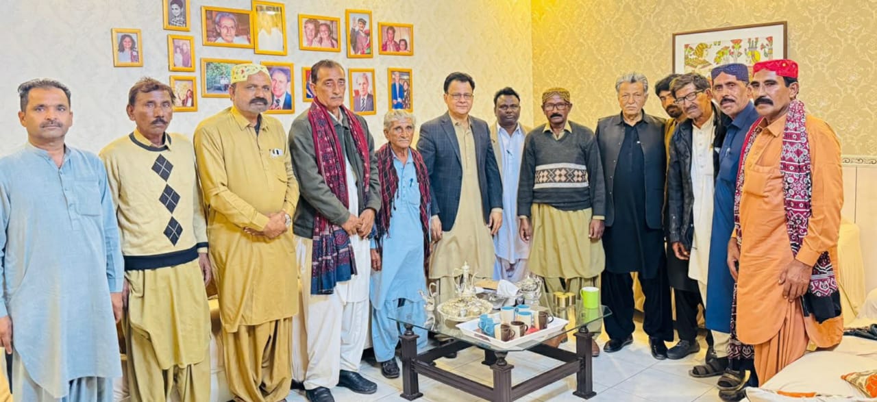 حڪمرانن سنڌ کي سرداري نظام، وڏيرا شاھي، جرڳائي سٽم ، جو مرڪز بڻائي ڇڏيو آھي: اياز لطيف پليجو