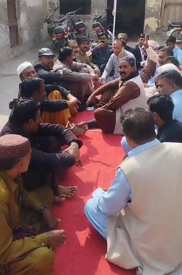 ڀريا روڊ ٽائون ڪاميٽي جي ملازمن پاران ٽئين ڏينهن به وڌيل پگهار نه ملڻ خلاف احتجاج