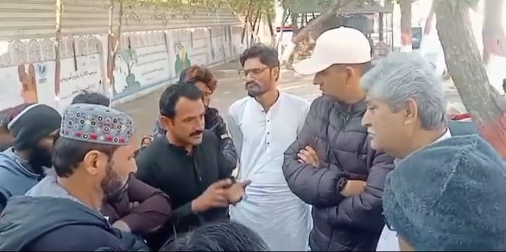 سجاول سول اسپتال جي رينڊر سروس ملازمن جو رهيل پگهارن لاءِ احتجاج