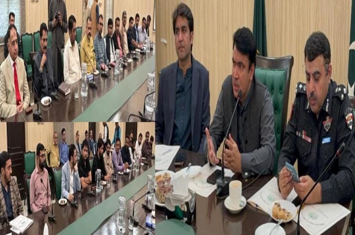 ڊويزنل ڪمشنر حيدرآباد فياض عباسي ۽ ڊي آءِ جي طارق رزاق ڌاريجو جي صدارت هيٺ اجلاس