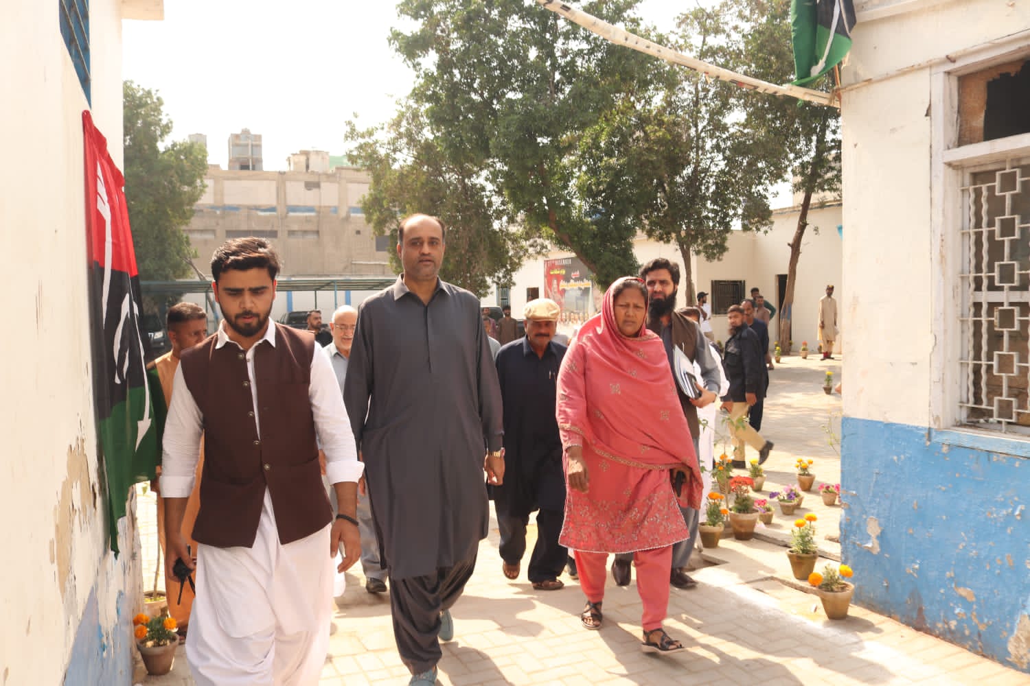 ڪراچي جي ڊپٽي ميئر سلمان عبدالله مراد پاران فشرمين ڪوآپريٽو سوسائٽي جو دورو