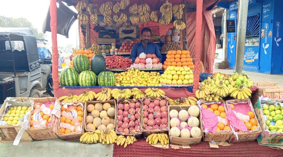 رمضان جي آمد سان ملير جي ٻهراڙين ۾ مهانگائي جو طوفان، فروٽ ۽ سبزين جا اگهه ٻيڻا ۽ ٽيڻا