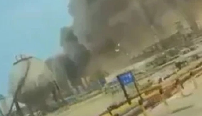 پاکستانی جہاز میں تیل لوڈنگ کے دوران سعودی ریفائنری پر ڈرون حملہ