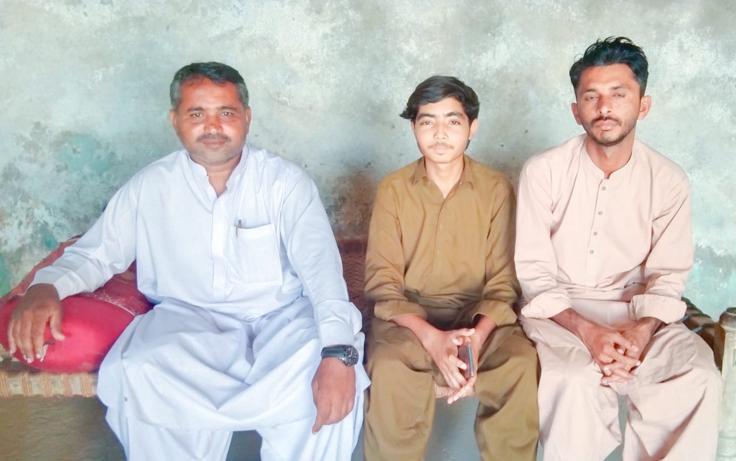 همايون شريف ڀرسان ٿيليسيميا جي مرض ۾ مبتلا نوجوان کان هڪ لک رپيا ڦر