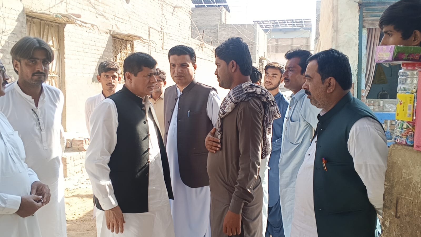 مورو ۾ ميونسپل چيئرمين نظير احمد ميمڻ  پاران شهر جو دورو