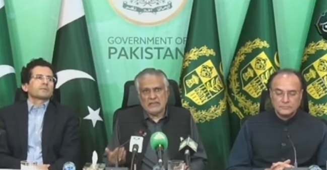 مشرقِ وسطیٰ میں کشیدگی کے باعث پاکستان میں پیٹرولیم مصنوعات مہنگی، پیٹرول اور ڈیزل کی قیمت میں فی لیٹر 55 روپے اضافہ