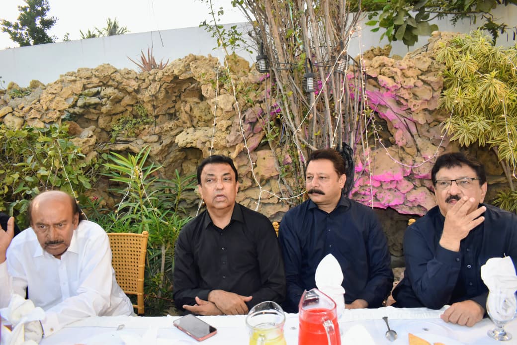 ڪراچي ۾ پ پ اڳواڻ نويد زبيري پاران افطار تقريب منعقد، نثار کھڙو، وقار مھدي ۽ ٻيا شريڪ