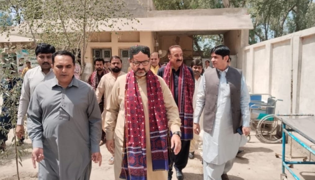 پ پ سينيٽر پيرسيد ڪاظم علي شاھ لڪياري پاران هڱورجا جي سرڪاري اسپتال جو دورو