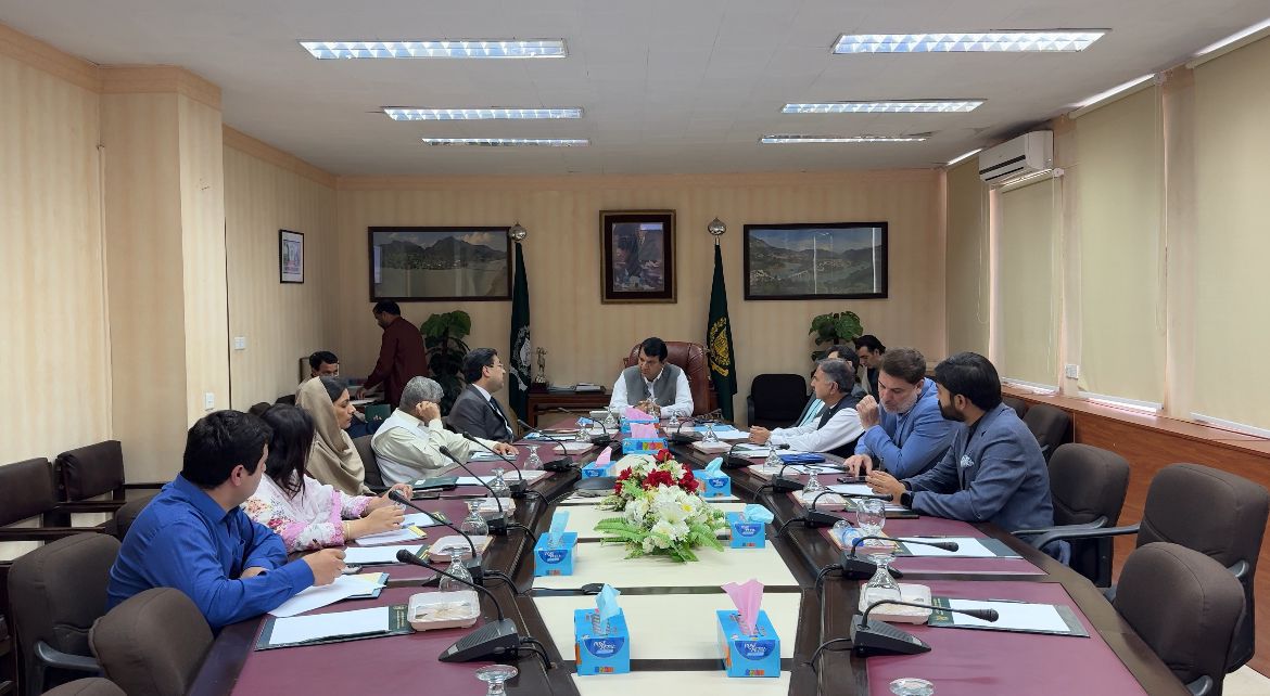 وفاقی وزیر انجینئر امیر مقام کی زیر صدارت ولنیریبل گروپس اور میزبان کمیونٹیز کے لیے سپورٹ پروگرام سے متعلق اہم اجلاس