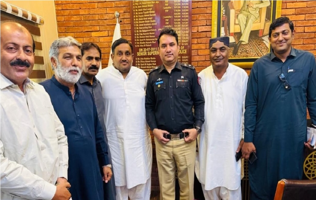 خيرپور صحافي اتحاد جي وفد جي  ايس ايس پي امير سعود مگسي سان ملاقات