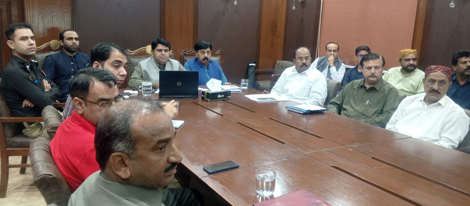 ڊي سي شڪارپور شڪيل ابڙو جي صدارت ۾ گڏجاڻي, پوليو مهم جي انتظامن جو جائزو ورتو ويو