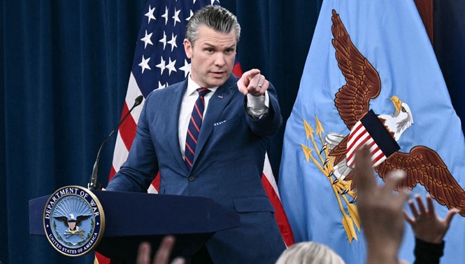 ایران نے غلط فیصلہ کیا تو امریکی فوج دوبارہ کارروائی کے لیے مکمل طور پر تیار ہے: امریکی وزیرِ دفاع