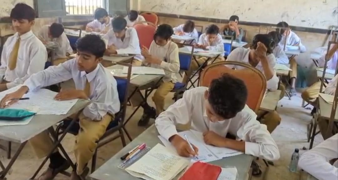 ملير ضلعي ۾ نائين ۽ ڏهين جا پيپر جاري، سينٽرز ۾ ڪاپي جي ڌم