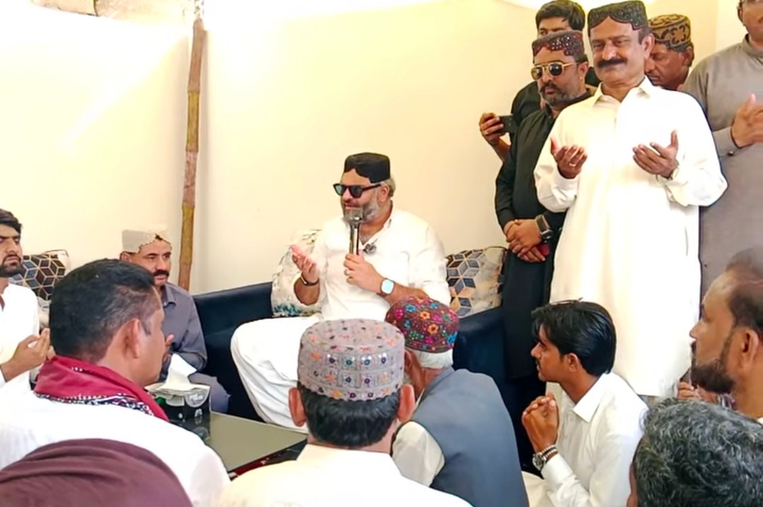 شاهه محمود قريشي جي پٽ زين قريشي پاران ضلعي ٺٽي جو روحاني دورو