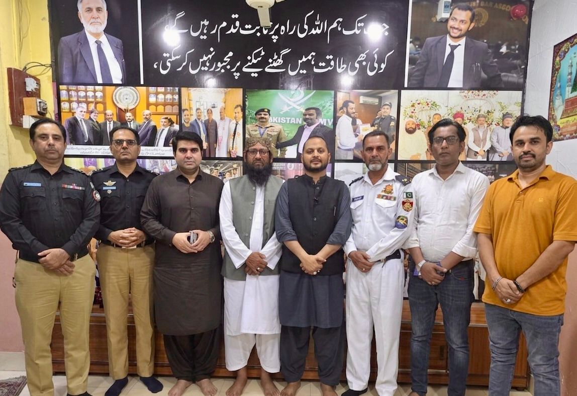 ڪراچي: اينٽي اسٽريٽ ڪرائيم فورم پاران اسسٽنٽ ڪمشنر لانڍي عون عباس نقوي جي مان ۾ تقريب منعقد