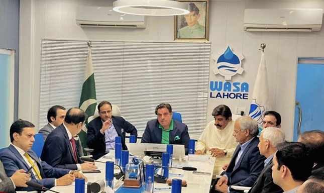 لاہور سے موازنہ درست نہیں، کراچی کو اپنے پاؤں پر کھڑا ہونے کے لیے بڑے وسائل درکار ہیں: مرتضیٰ وہاب