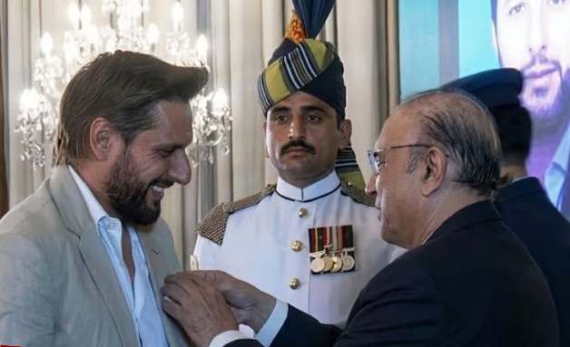 ملک کے لیے اعلیٰ خدمات، شاہد آفریدی سمیت اہم شخصیات کو صدارتی اعزازات سے نواز دیا گیا