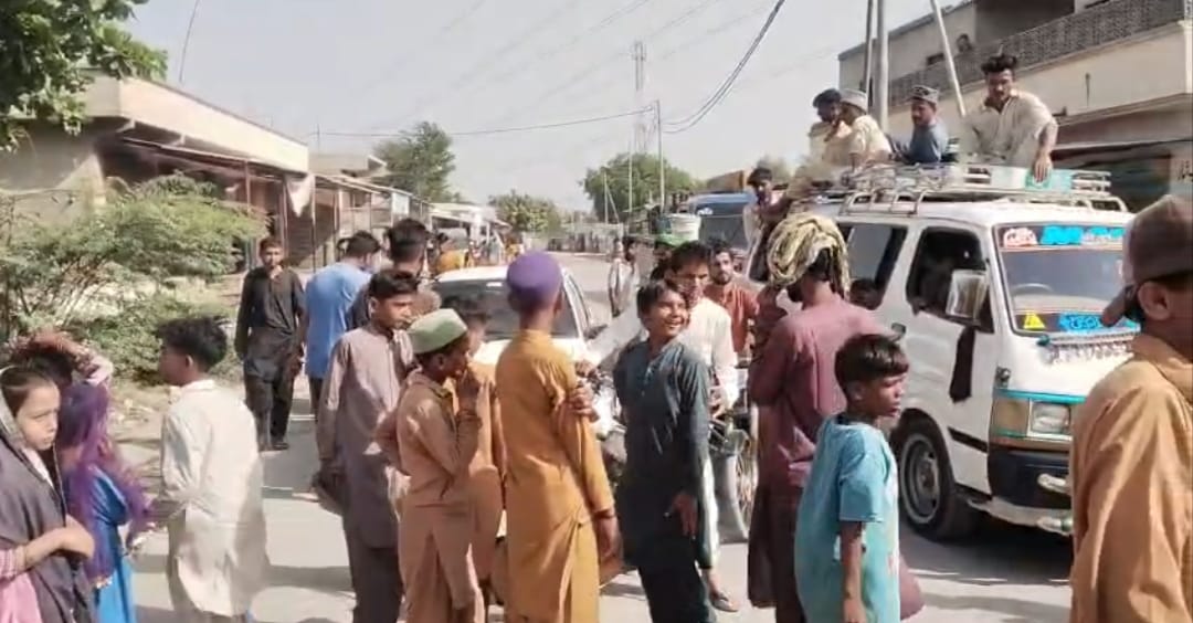 ملير: شيدي ڳوٺ ۾ بجلي ۽ پاڻي جي بندش خلاف احتجاج