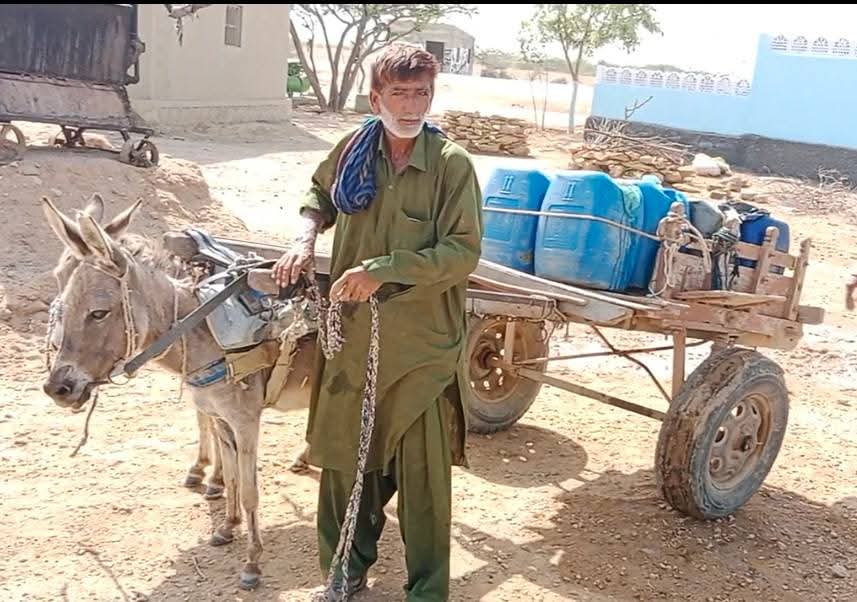 ٺٽي ۾ ڪوهستاني ڳوٺ محمود برفت جي رهواسين جو احتجاجي مظاهرو
