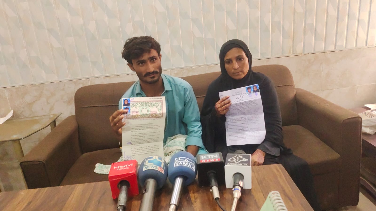 نوشهروفيروز ۾ پسند جو پرڻو ڪندڙ جوڙي جو احتجاج